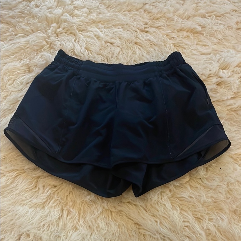 Lululemon hottie hot shorts, size 6, 3.5” inseam
